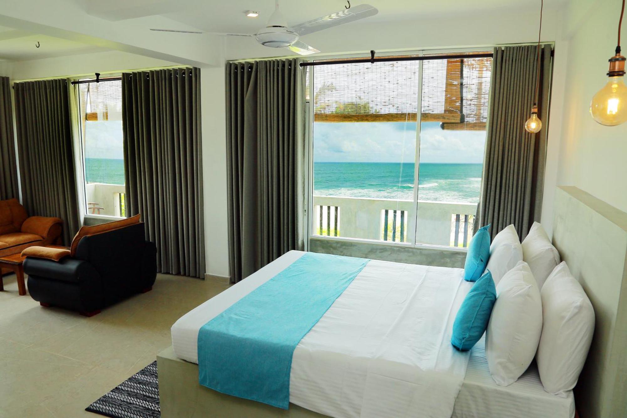 Cocos Hotel Midigama East Exterior photo