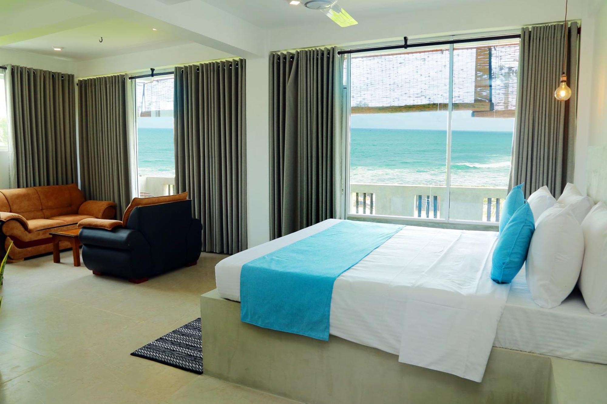 Cocos Hotel Midigama East Exterior photo