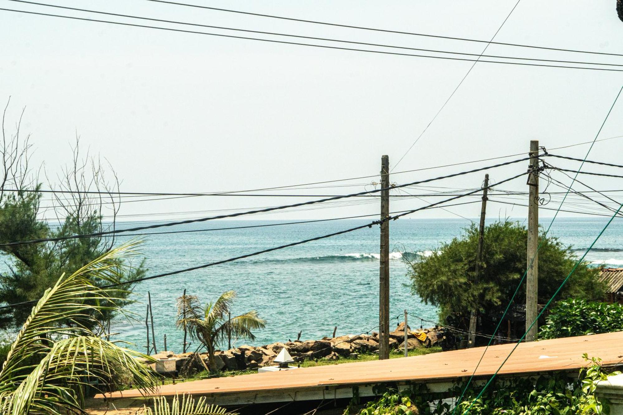 Cocos Hotel Midigama East Exterior photo